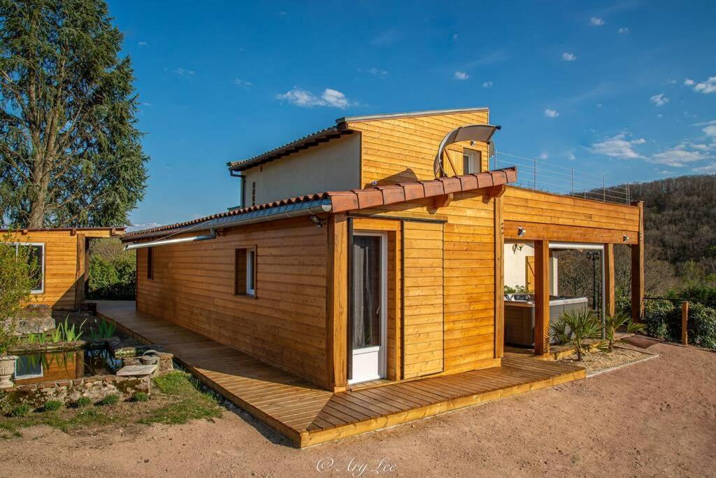 Вилла Gite Du Mont Plaisir Chouvigny Экстерьер фото