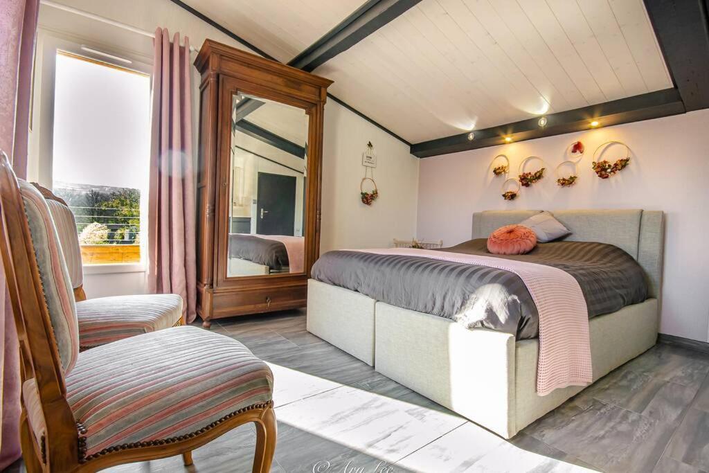Вилла Gite Du Mont Plaisir Chouvigny Экстерьер фото