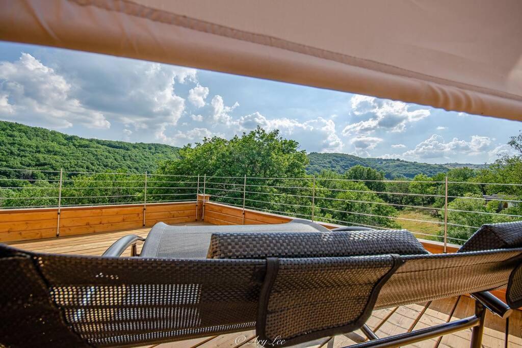 Вилла Gite Du Mont Plaisir Chouvigny Экстерьер фото