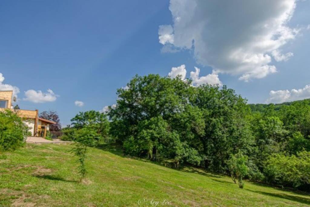 Вилла Gite Du Mont Plaisir Chouvigny Экстерьер фото