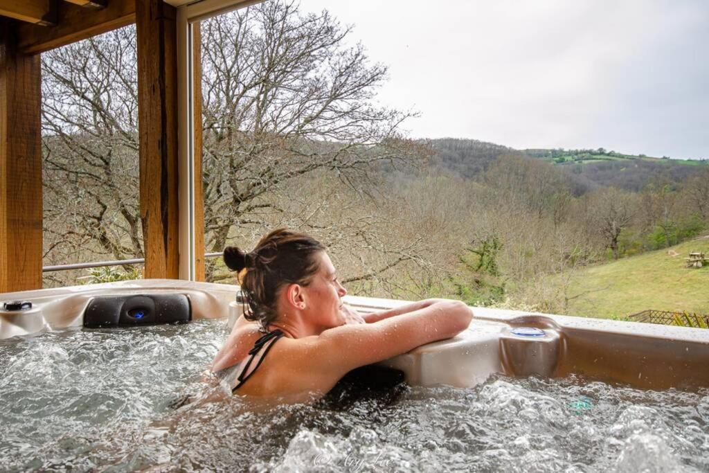Вилла Gite Du Mont Plaisir Chouvigny Экстерьер фото
